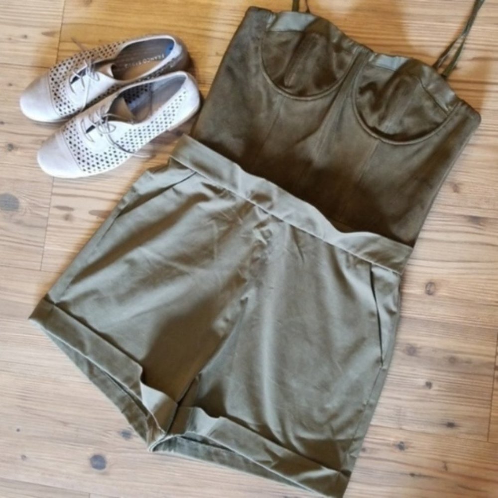 NWT {Alice + Olivia} Olive Lamb Leather Top Romper - Picture 2 of 8